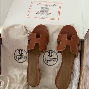 Hermès Brown Leather Oasis Sandals heels